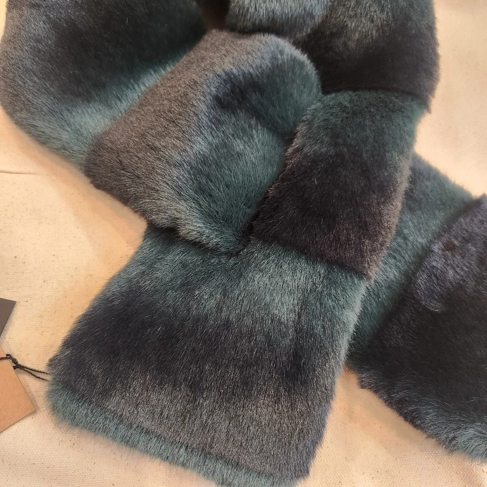 New Belle Fare FauxReal Emerald Black Faux Fur Scarf Neck Warmer Neiman Festival